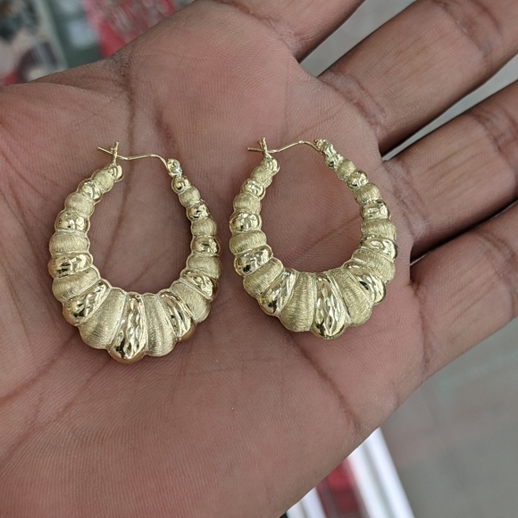 COPY - 10KT real gold earrings. - Picture 6 of 9